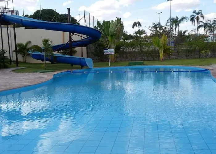Golden dolphin Express 5pessoas mais 1 criança até 5 anos com toalhas e roupas de cama,lençóis, travesseiros e fronhas e 3 parques aquáticos termais limpeza impostos e taxas já incluso