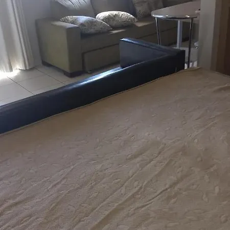 Golden dolphin Express 5pessoas mais 1 criança até 5 anos com toalhas e roupas de cama,lençóis, travesseiros e fronhas e 3 parques aquáticos termais limpeza impostos e taxas já incluso Caldas Novas Exterior foto